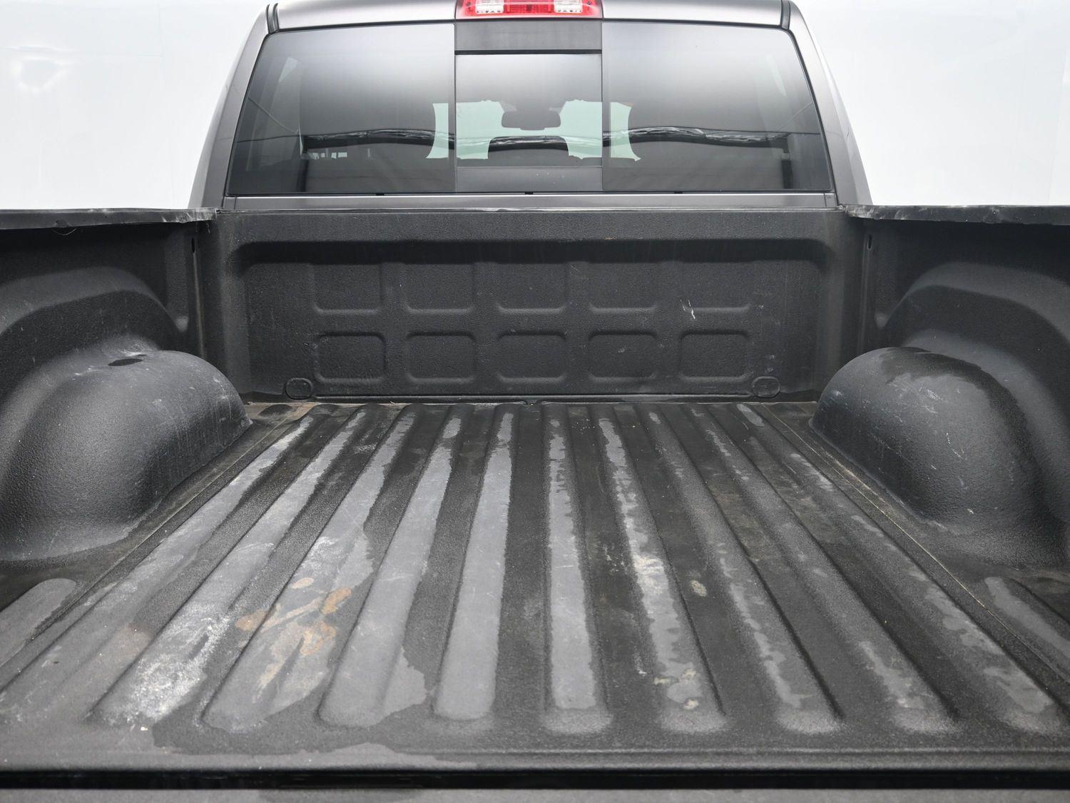 Used 2015 Granite Crystal Metallic Clearcoat Ram Sport image 16