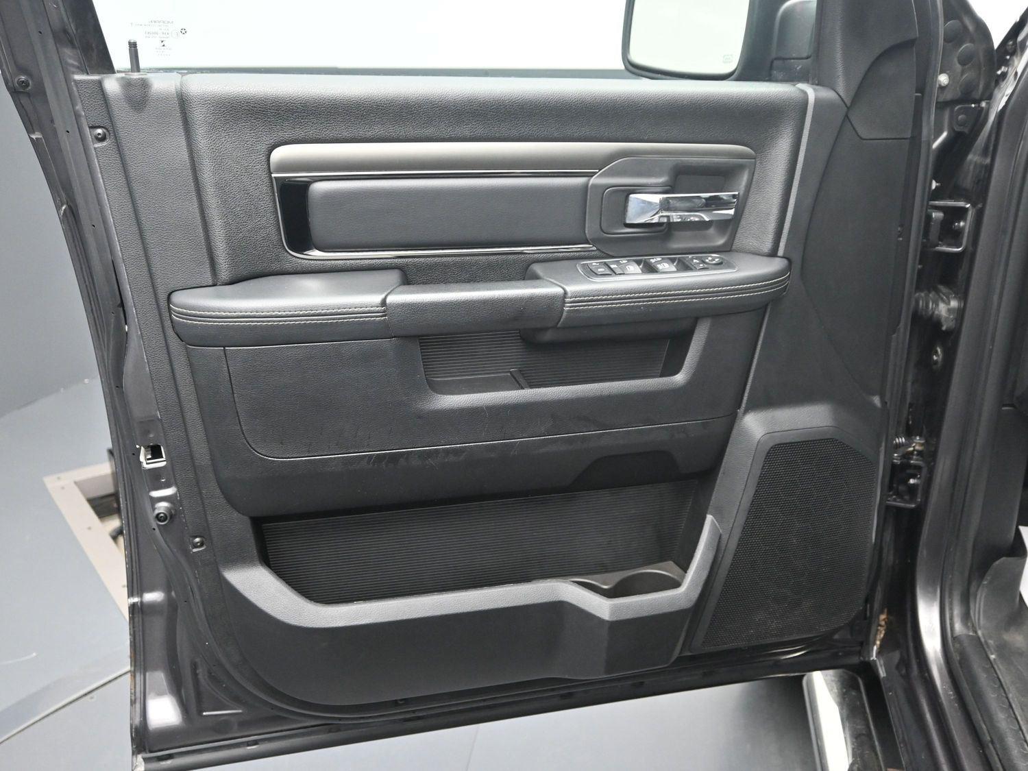 Used 2015 Granite Crystal Metallic Clearcoat Ram Sport image 18