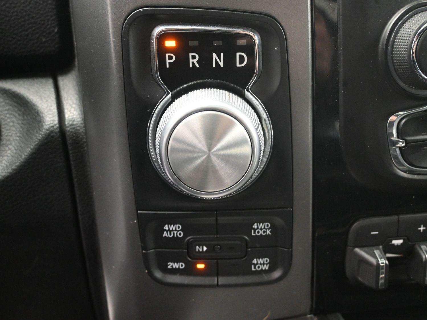 Used 2015 Granite Crystal Metallic Clearcoat Ram Sport image 29