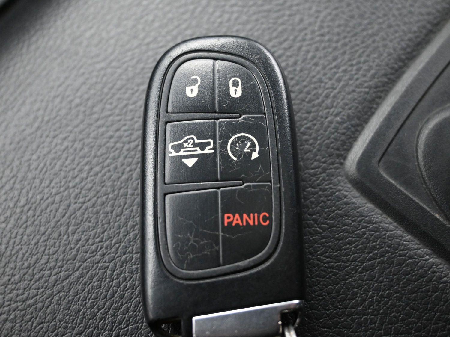 Used 2015 Granite Crystal Metallic Clearcoat Ram Sport image 32