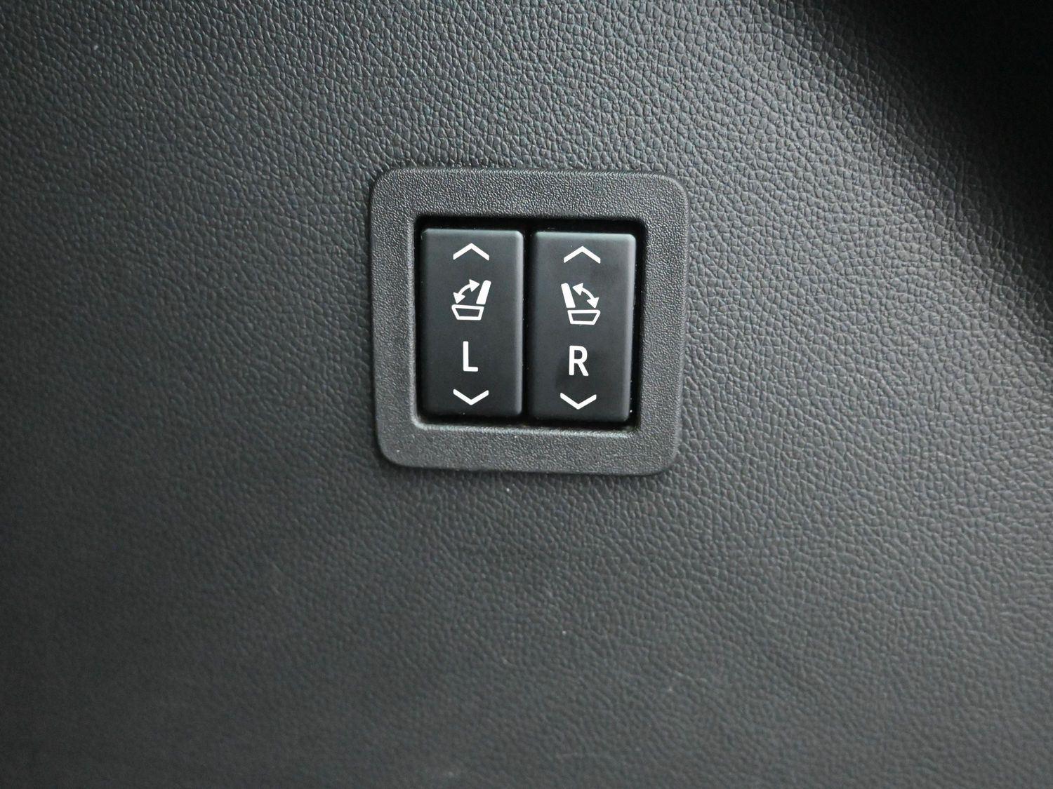 Used 2022 Ebony Twilight Metallic Buick Premium image 19