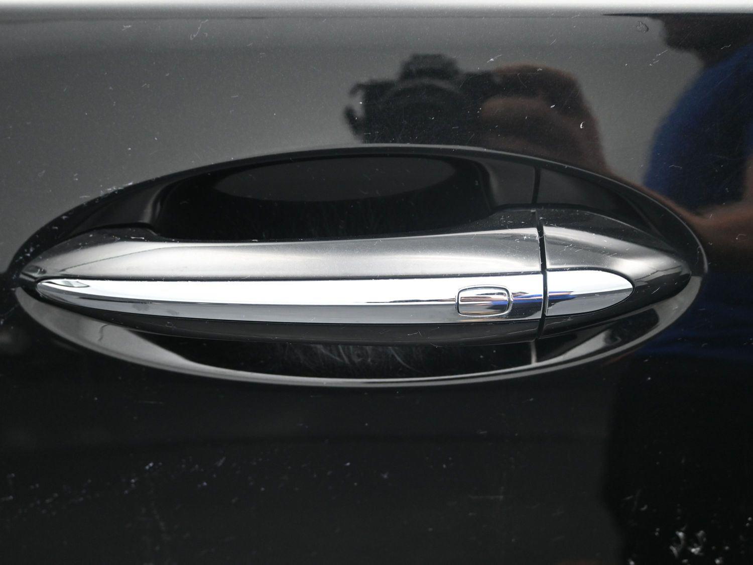 Used 2022 Ebony Twilight Metallic Buick Premium image 20