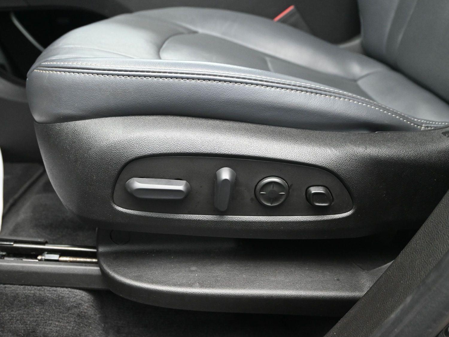 Used 2022 Ebony Twilight Metallic Buick Premium image 24