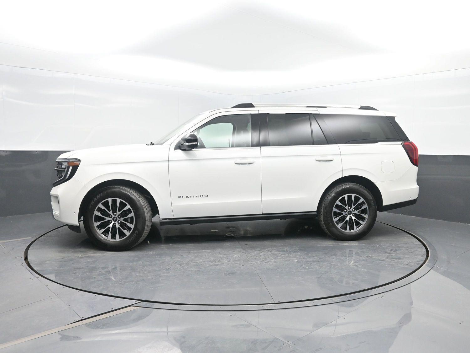 Star White Metallic Tri-Coat 2025 Ford Expedition Platinum 4WD SUV / Crossover Four-Wheel Drive Automatic