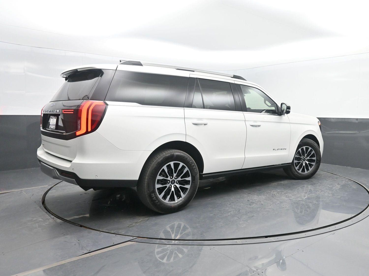 Used 2025 Star White Metallic Tri-Coat Ford Platinum image 2