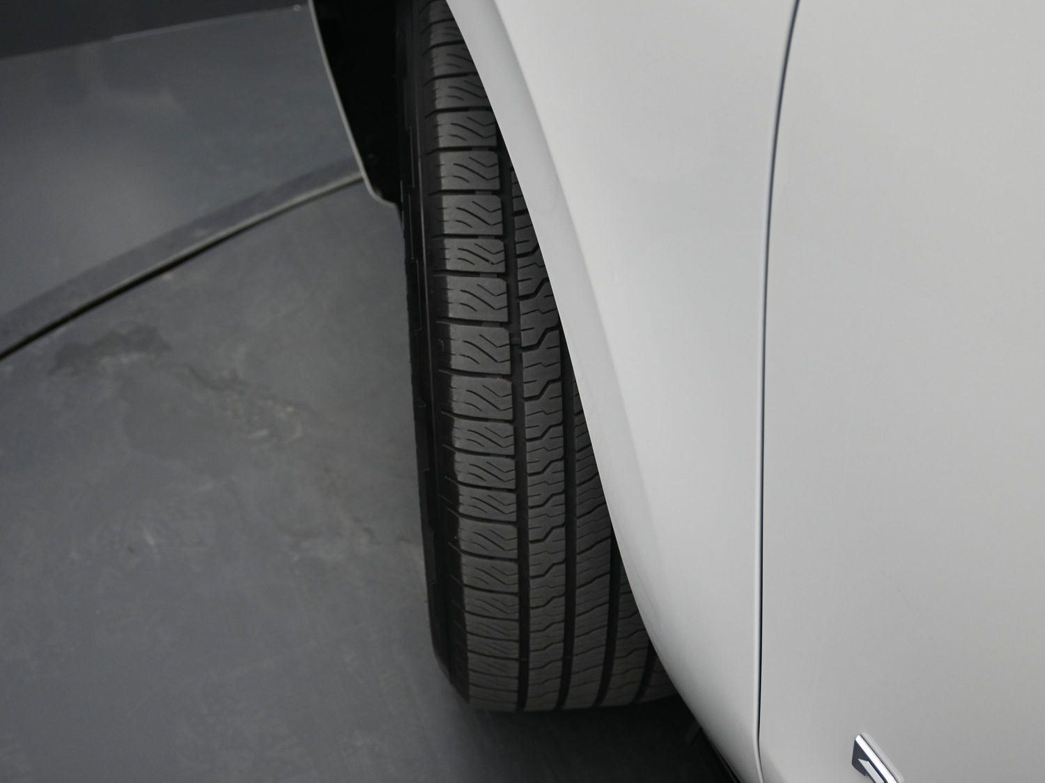 Used 2025 Star White Metallic Tri-Coat Ford Platinum image 5