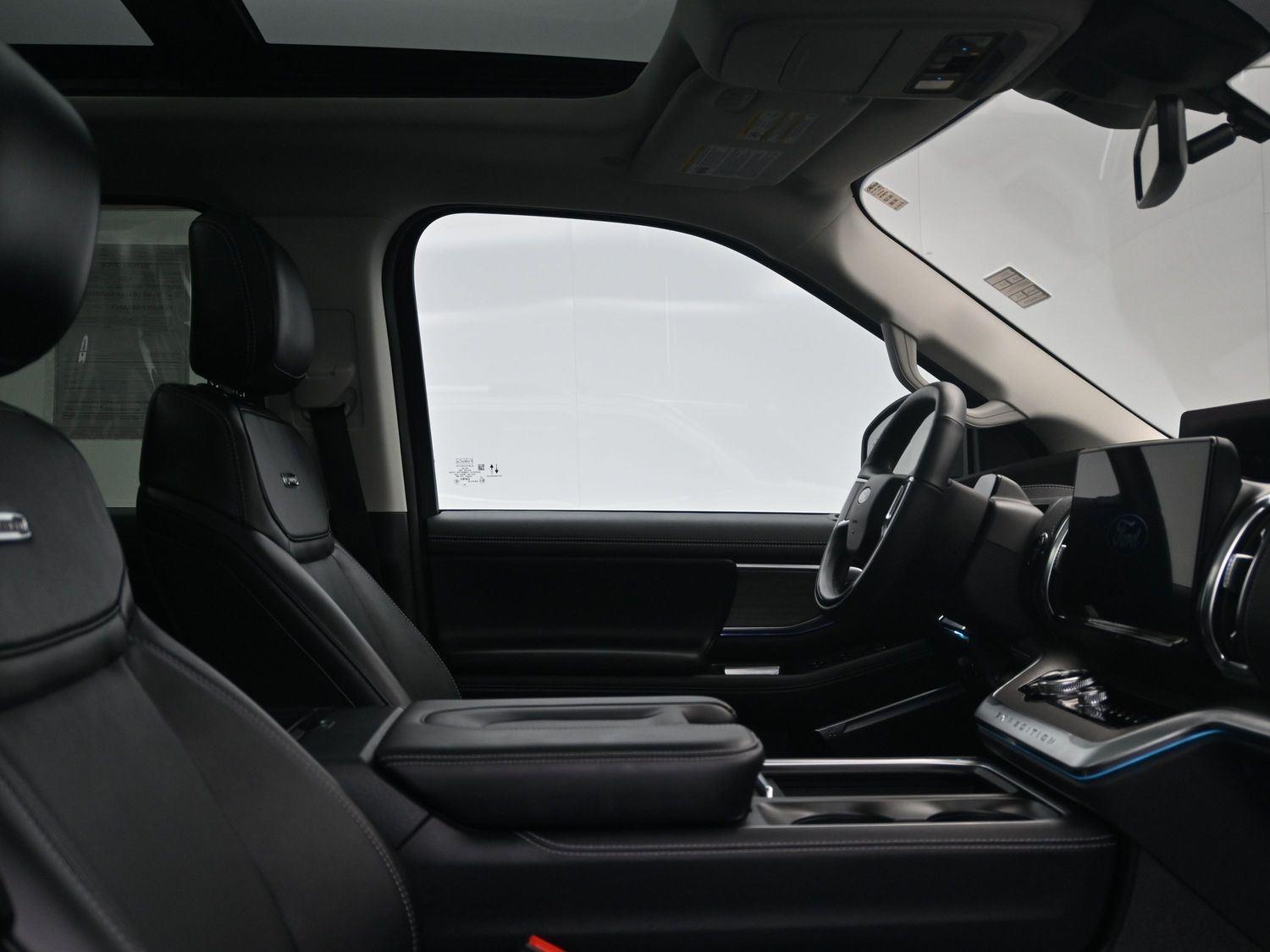 Used 2025 Star White Metallic Tri-Coat Ford Platinum image 11