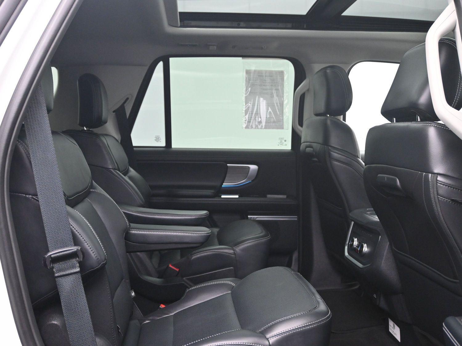 Used 2025 Star White Metallic Tri-Coat Ford Platinum image 13