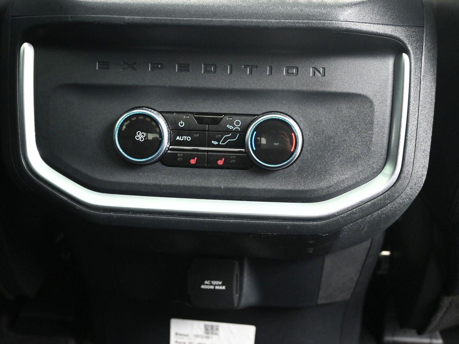 Used 2025 Star White Metallic Tri-Coat Ford Platinum image 14