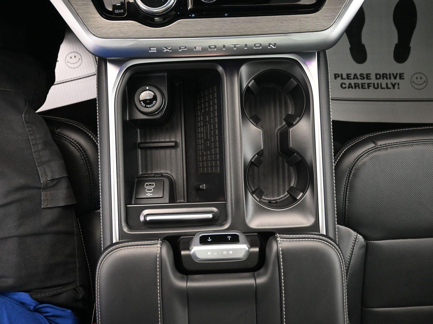 Used 2025 Star White Metallic Tri-Coat Ford Platinum image 34