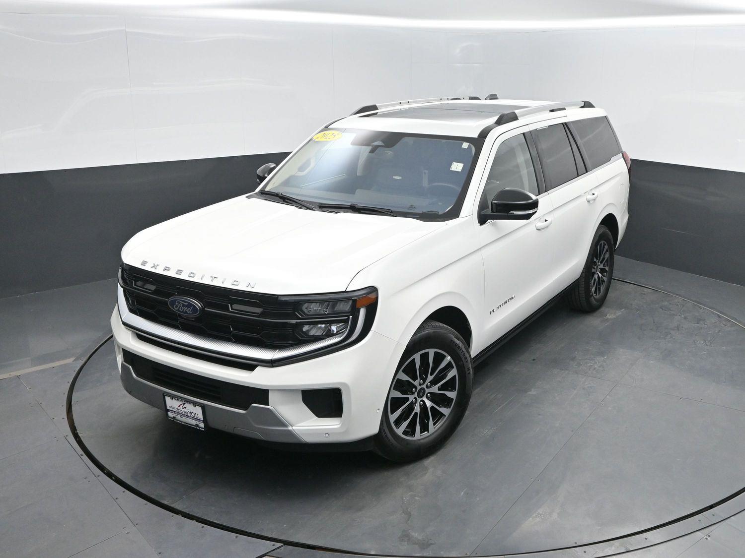 Used 2025 Star White Metallic Tri-Coat Ford Platinum image 43