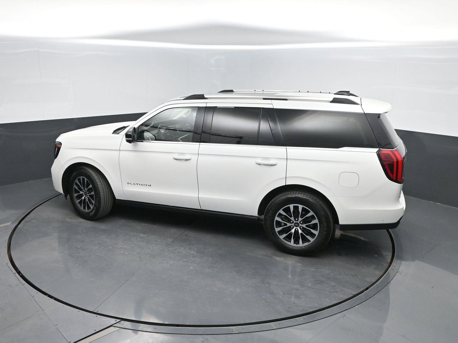 Used 2025 Star White Metallic Tri-Coat Ford Platinum image 44