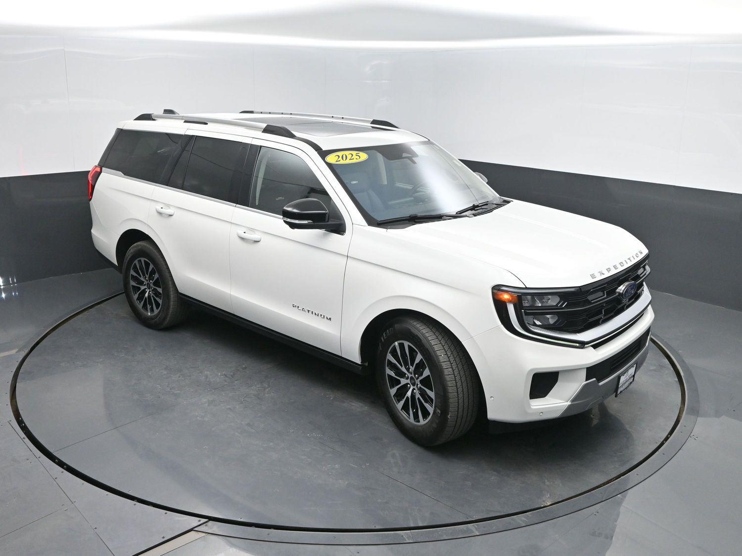 Used 2025 Star White Metallic Tri-Coat Ford Platinum image 46