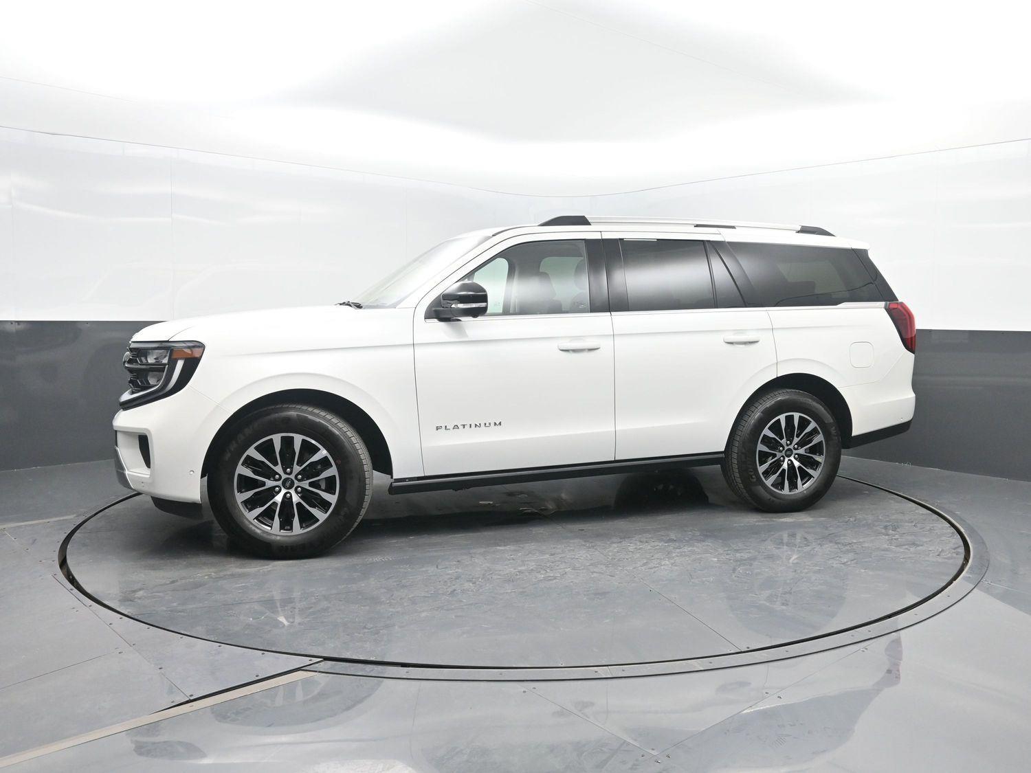 Used 2025 Star White Metallic Tri-Coat Ford Platinum image 48