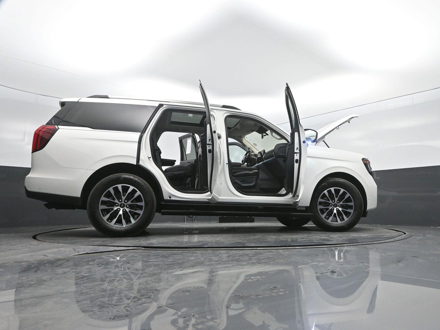 Used 2025 Star White Metallic Tri-Coat Ford Platinum image 58