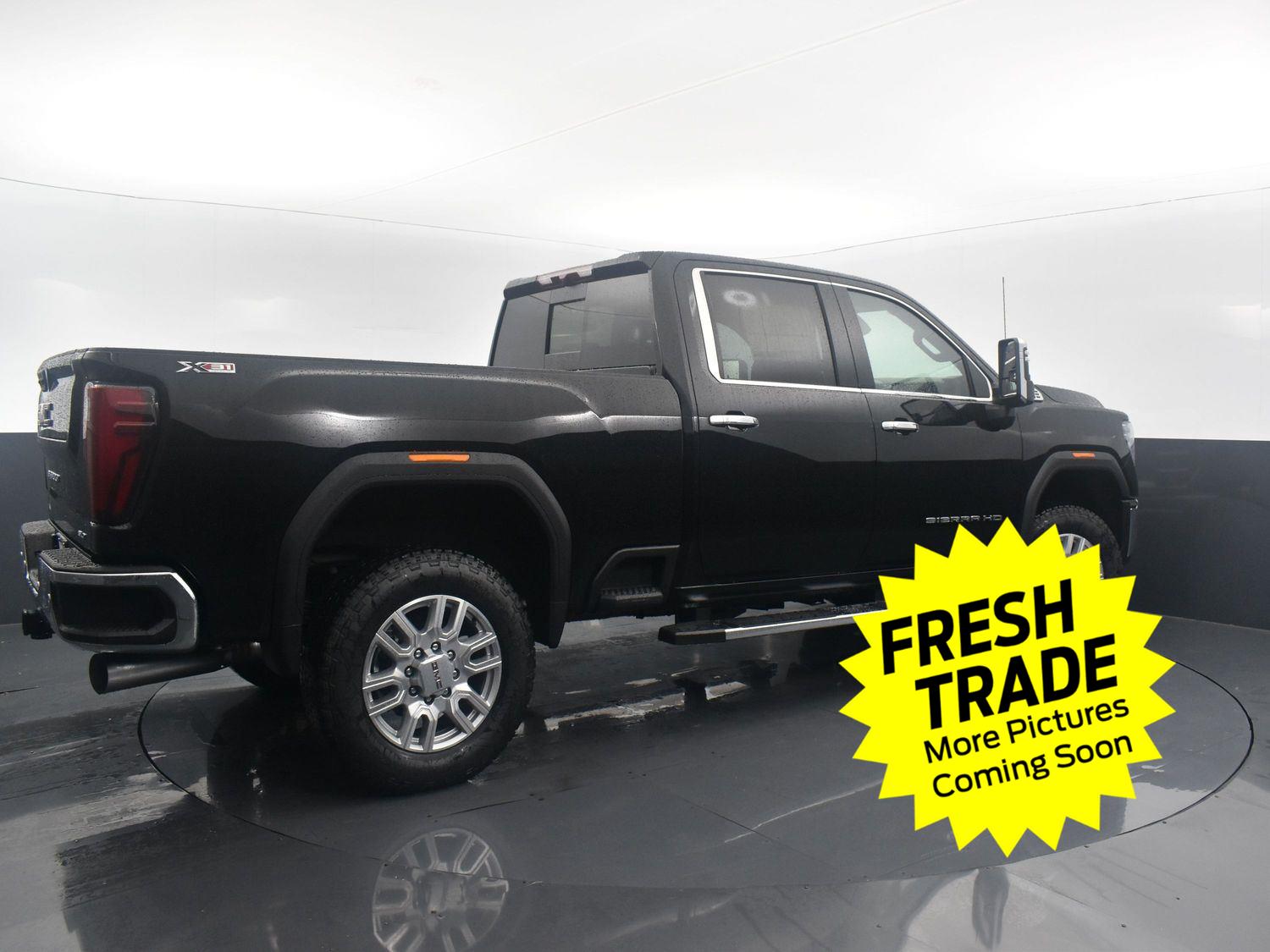 Used 2024 Onyx Black GMC SLT image 2