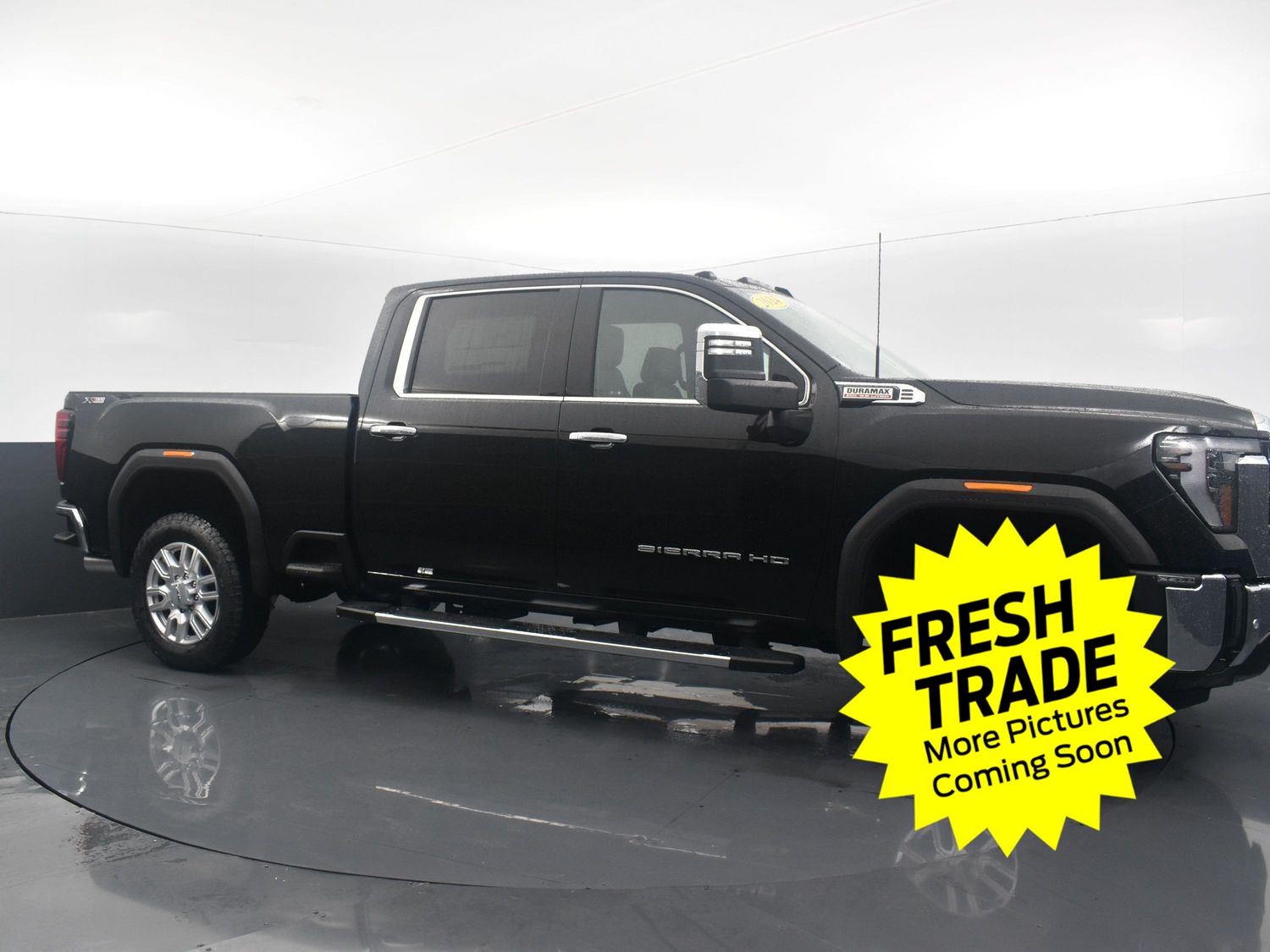 Used 2024 Onyx Black GMC SLT image 3