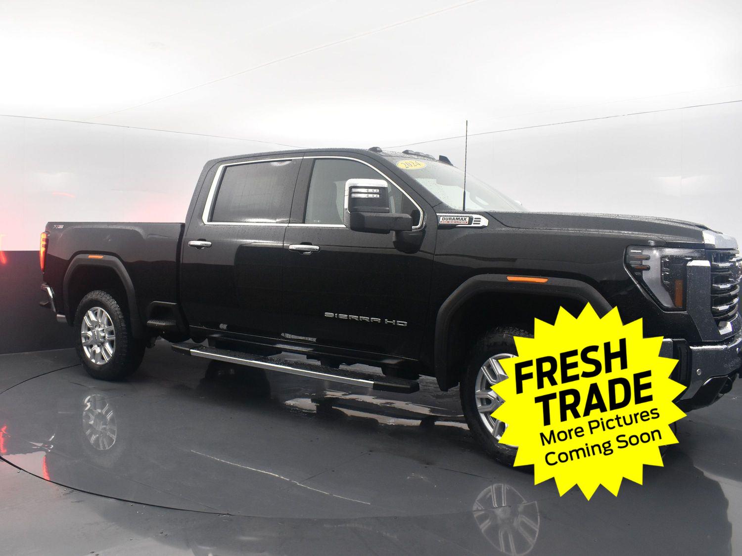Used 2024 Onyx Black GMC SLT image 4