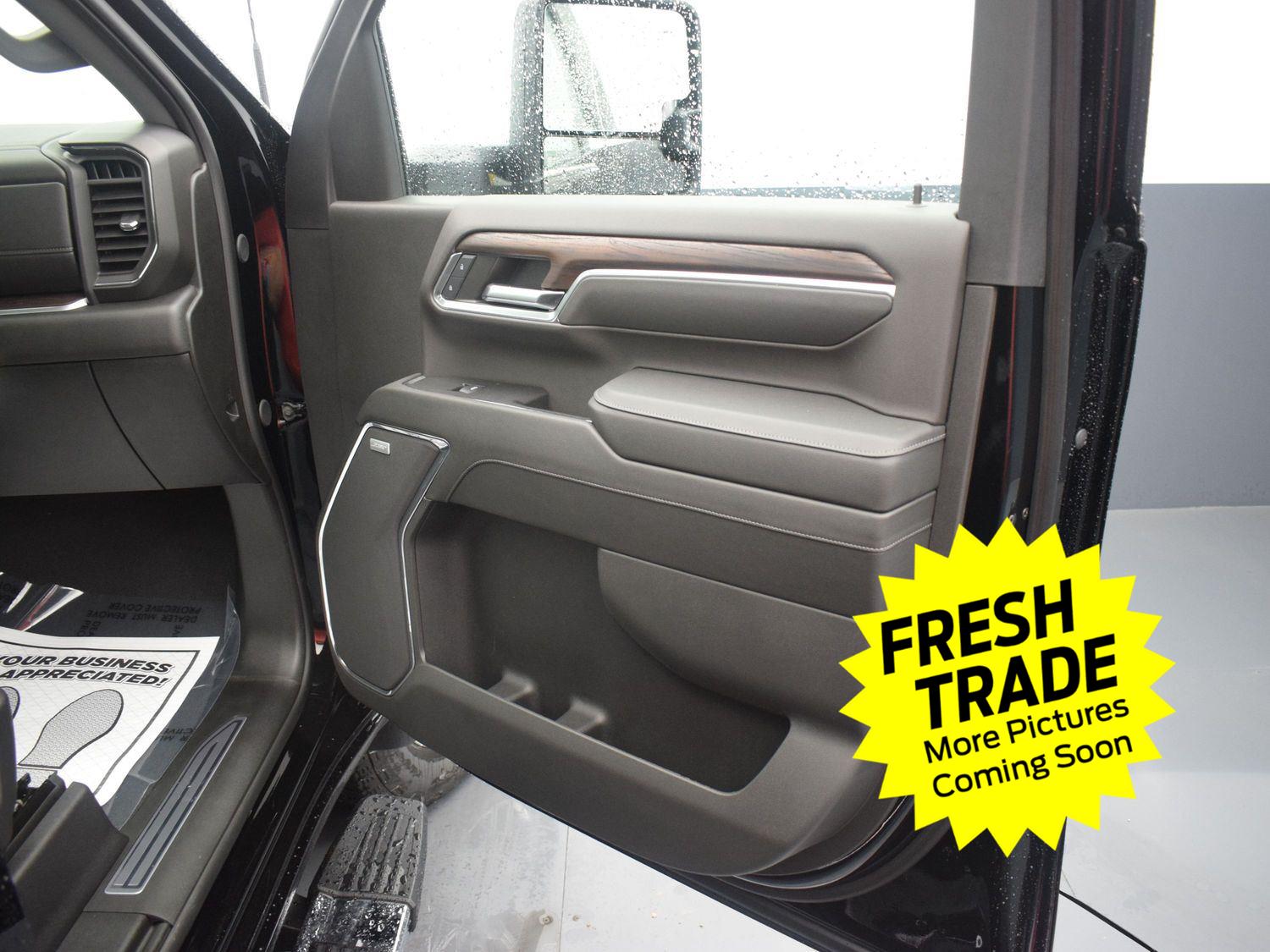 Used 2024 Onyx Black GMC SLT image 8