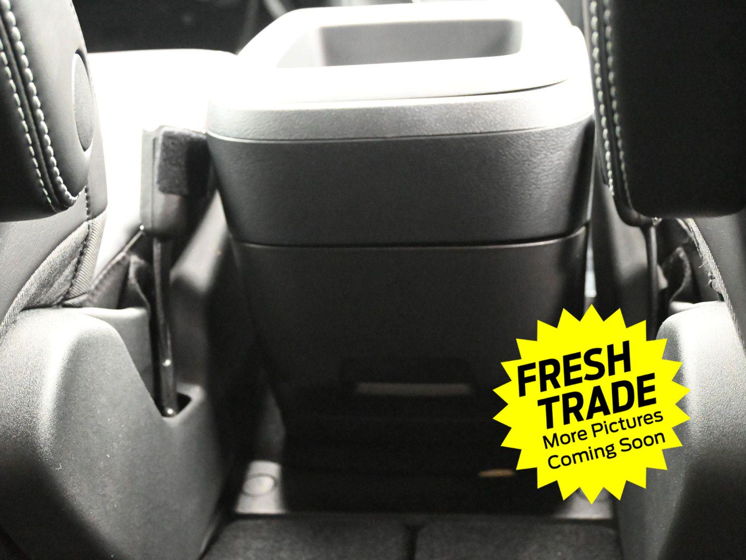 Used 2025 Diamond Black Crystal Pearlcoat Chrysler Select image 13