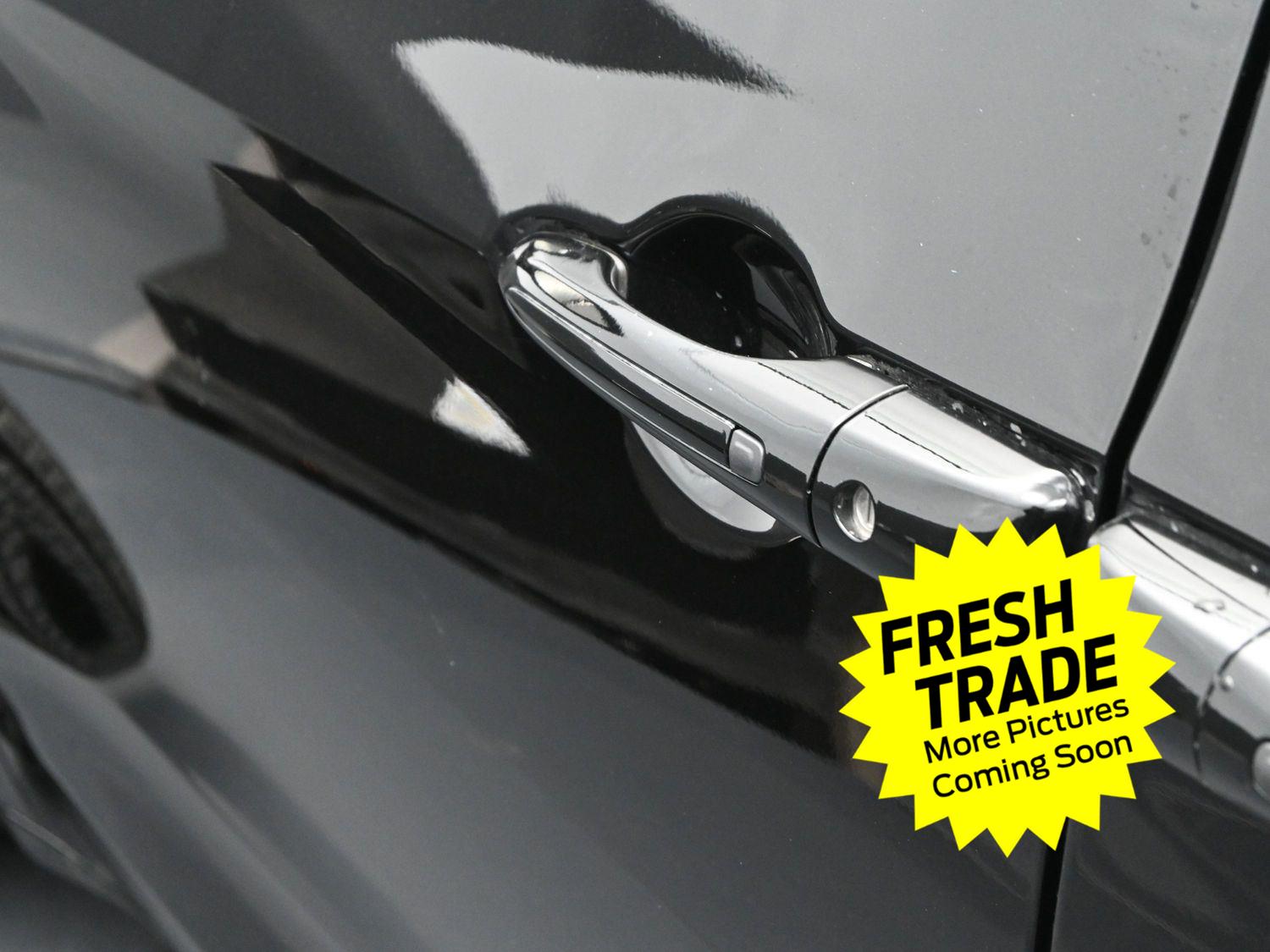 Used 2025 Diamond Black Crystal Pearlcoat Chrysler Select image 18