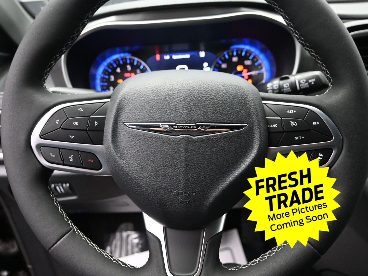 Used 2025 Diamond Black Crystal Pearlcoat Chrysler Select image 24