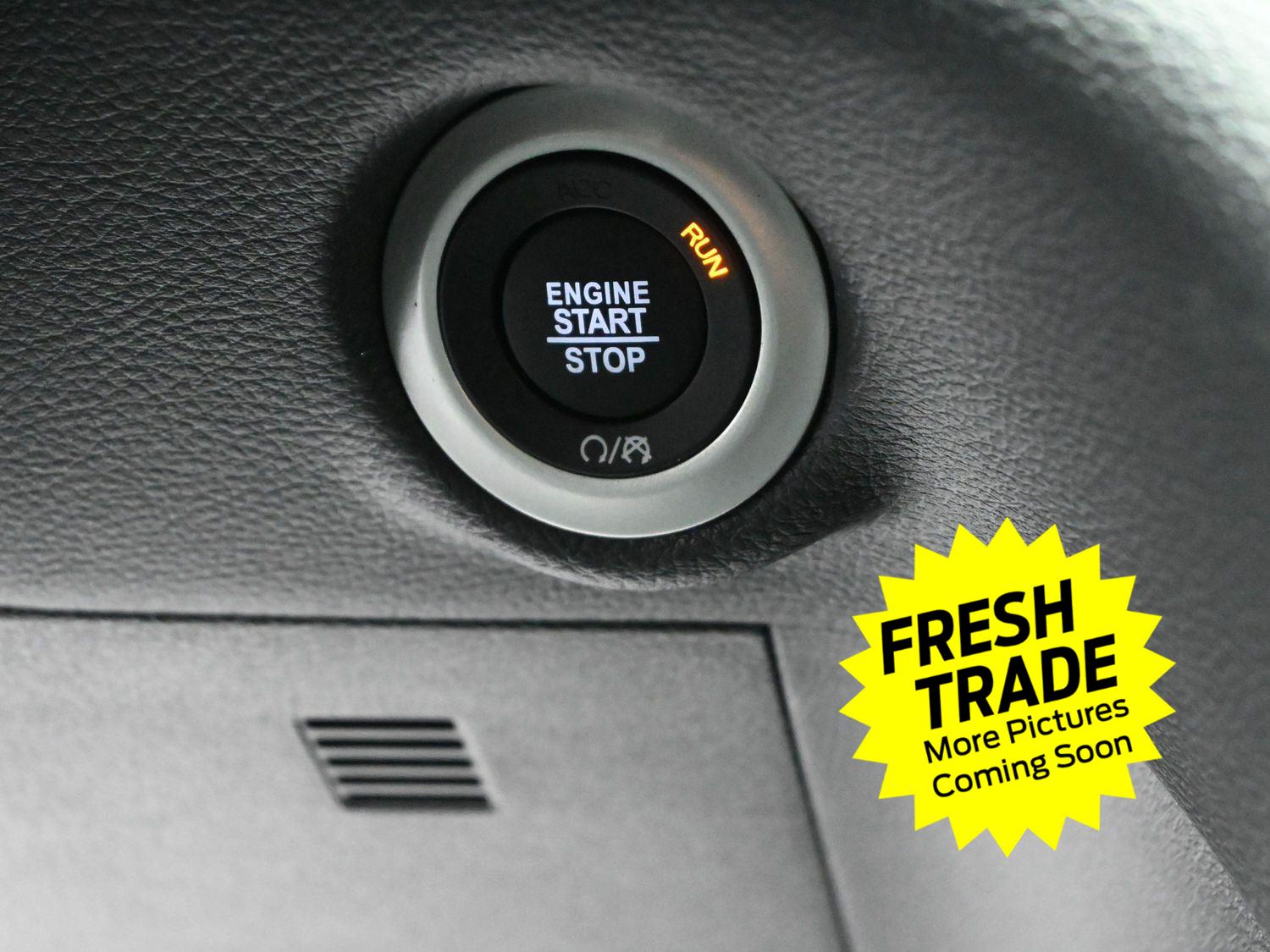 Used 2025 Diamond Black Crystal Pearlcoat Chrysler Select image 28