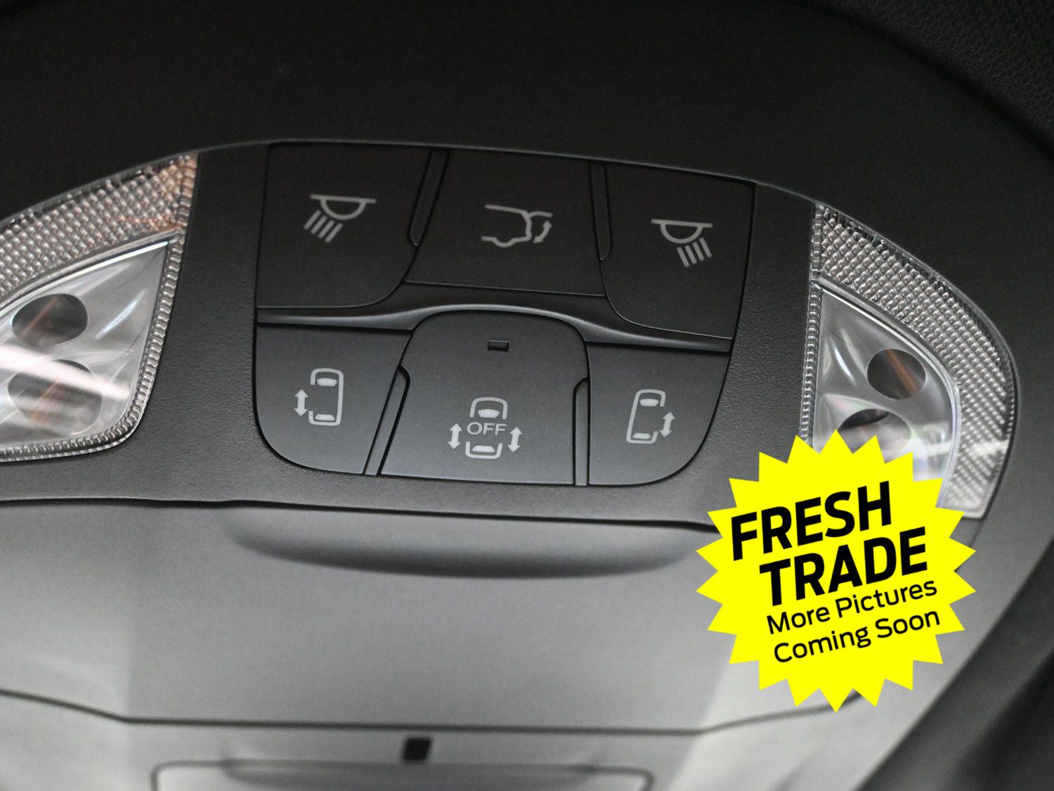 Used 2025 Diamond Black Crystal Pearlcoat Chrysler Select image 33