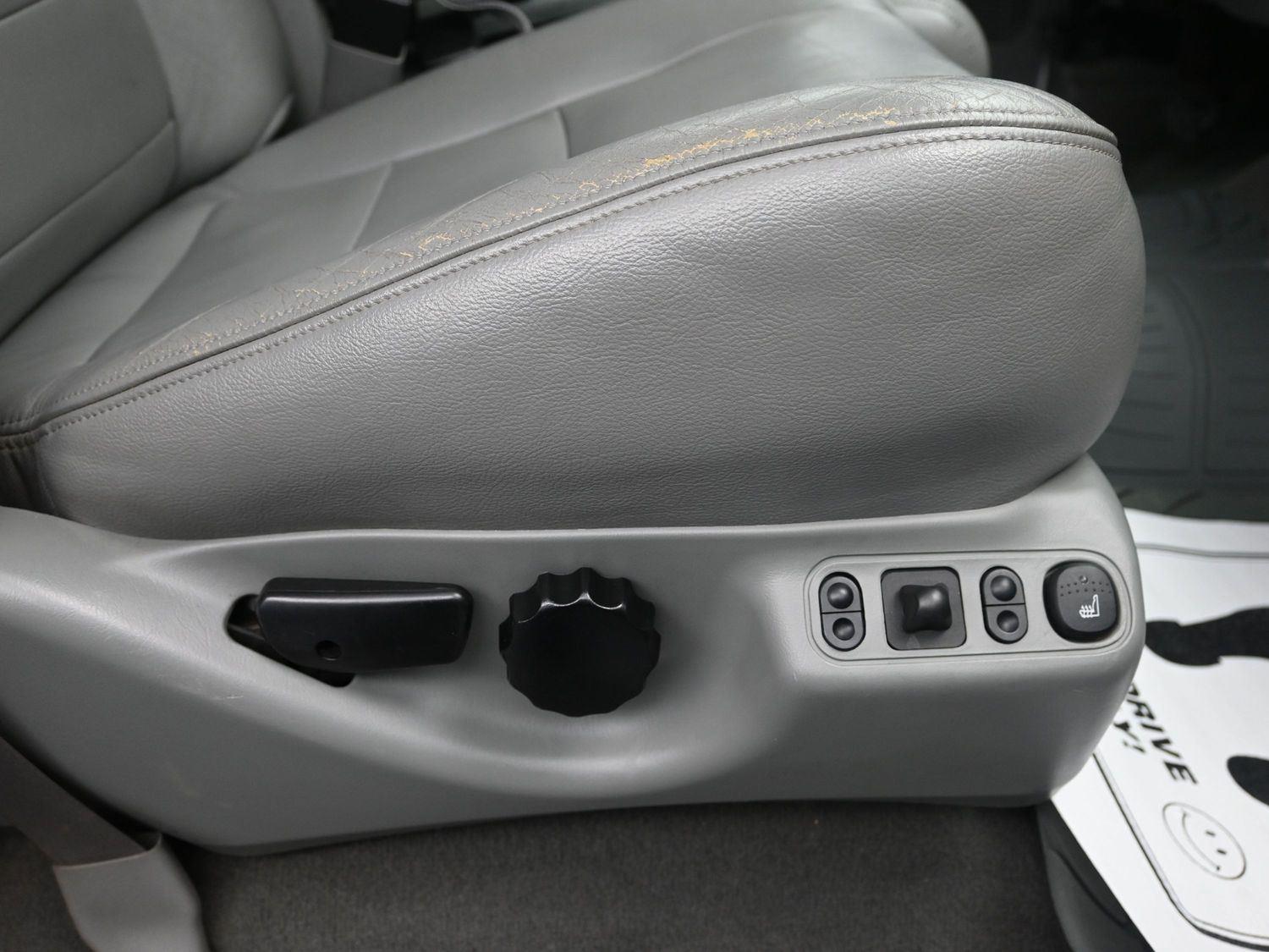 Used 2006  FORD  image 9