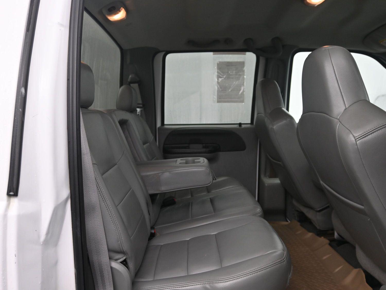 Used 2006  FORD  image 12