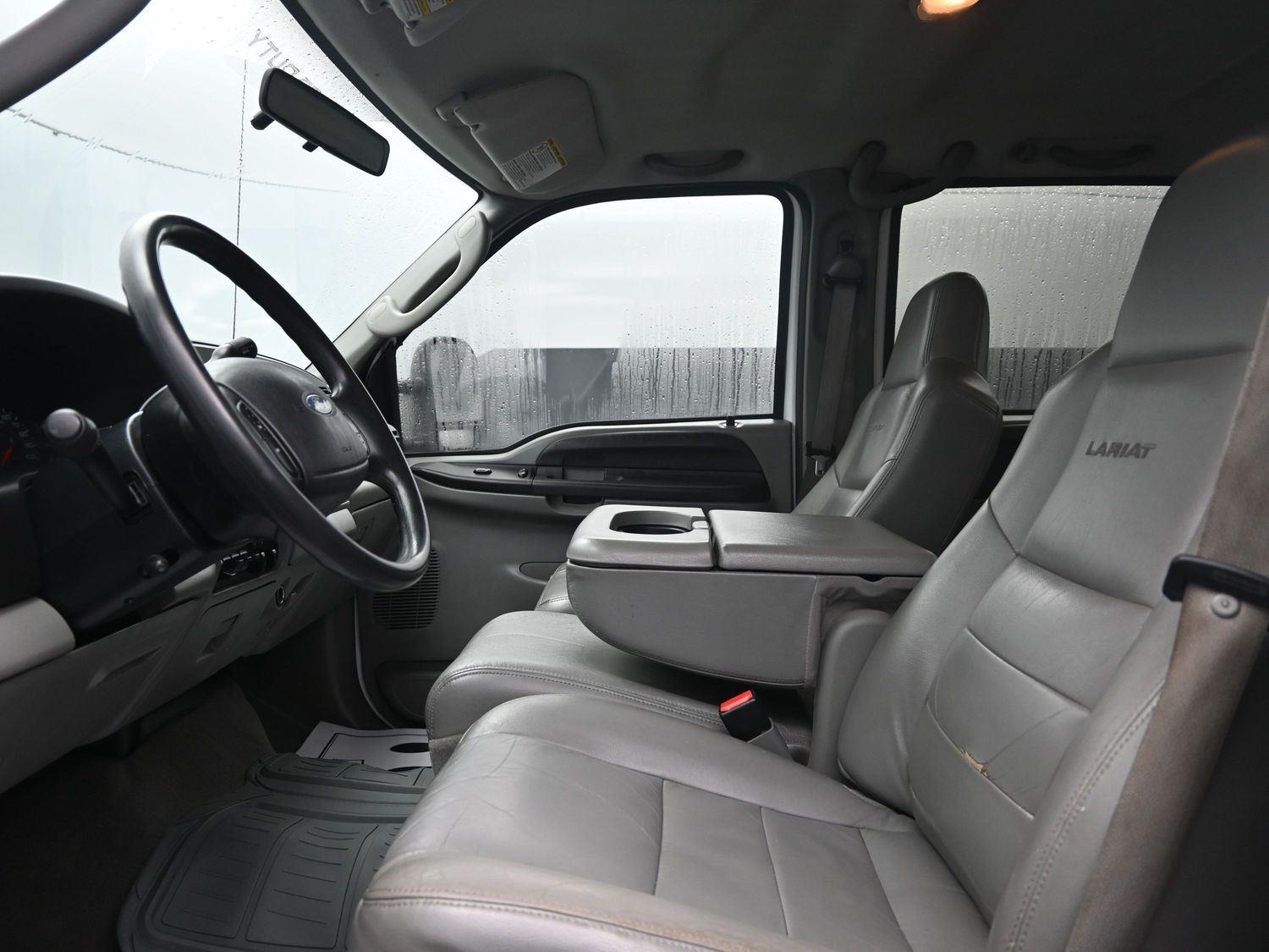 Used 2006  FORD  image 21