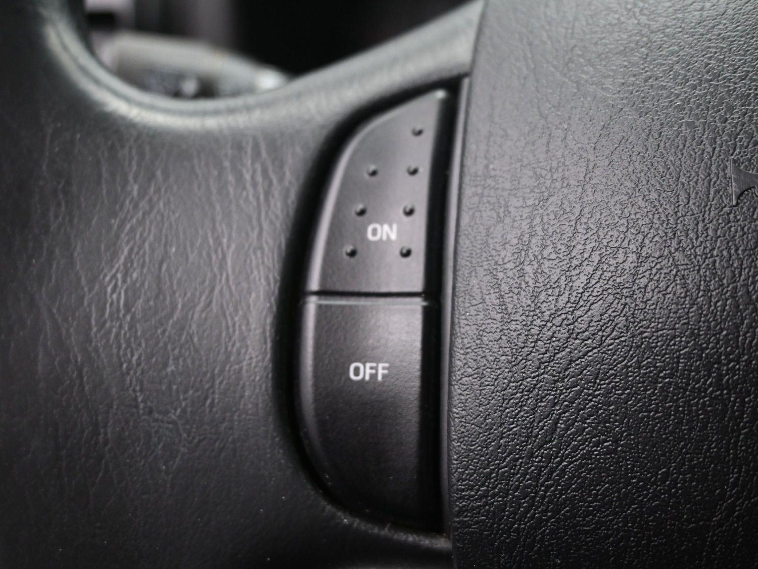 Used 2006  FORD  image 24