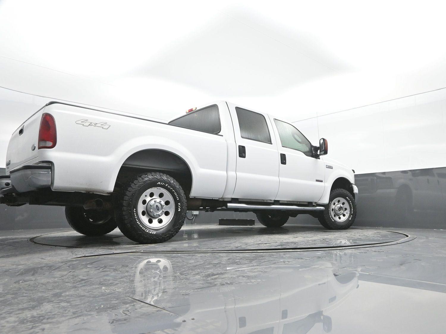 Used 2006  FORD  image 30