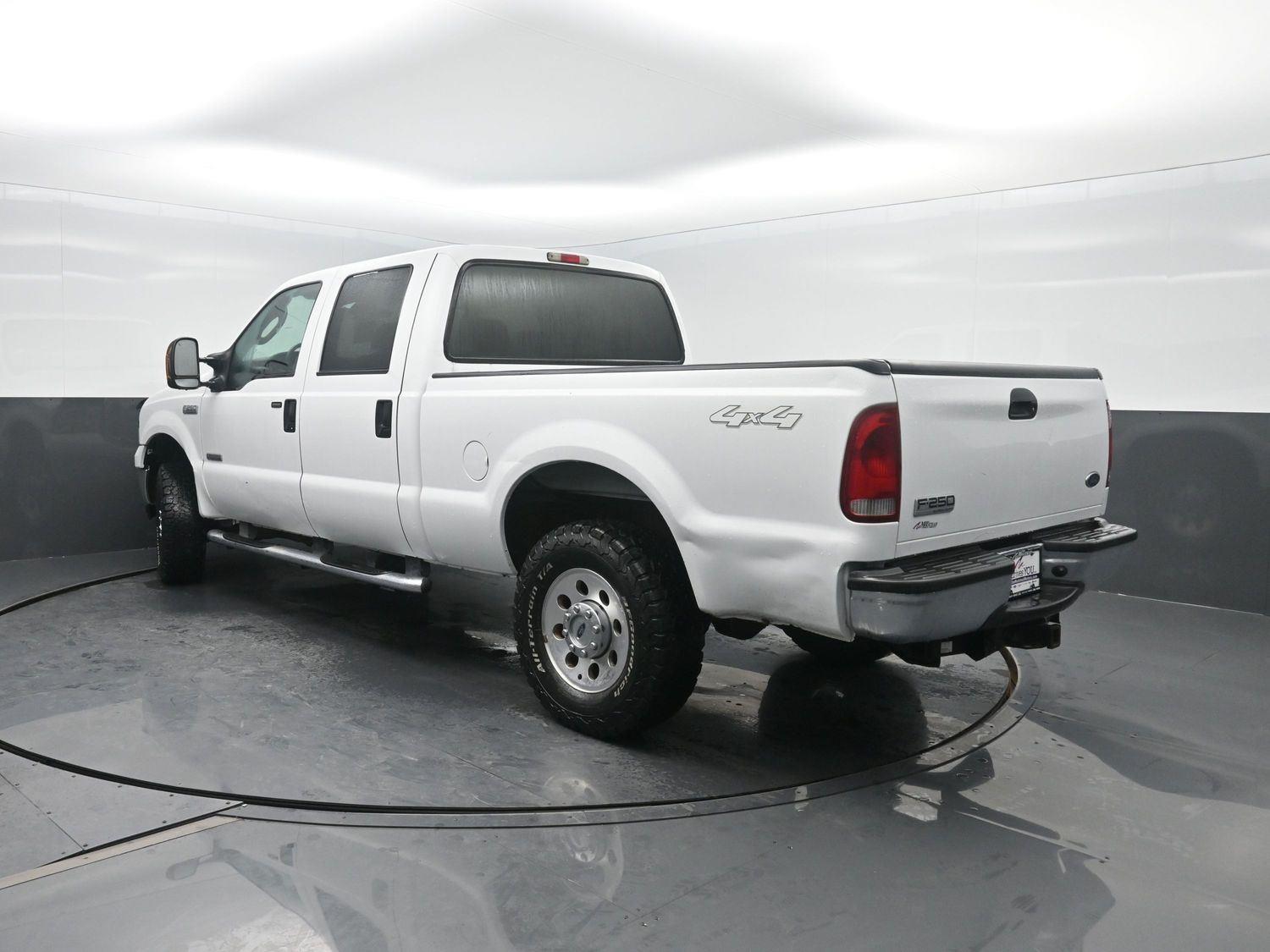 Used 2006  FORD  image 39