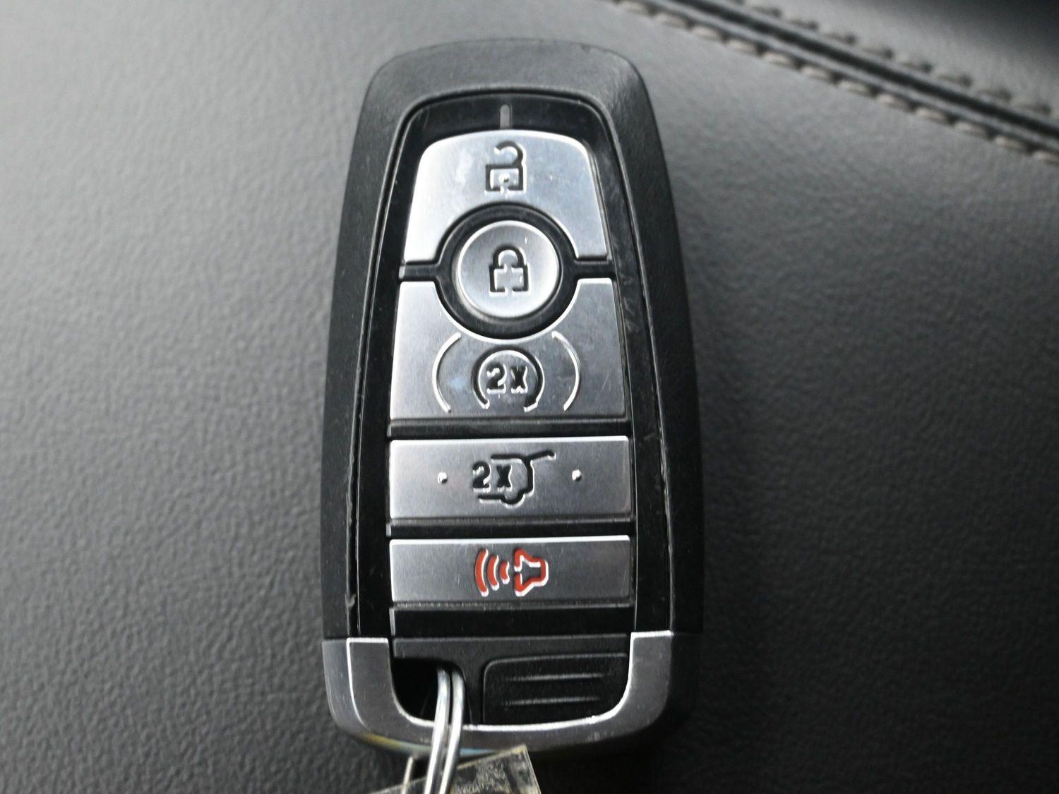 Used 2022 Agate Black Ford XLT image 33