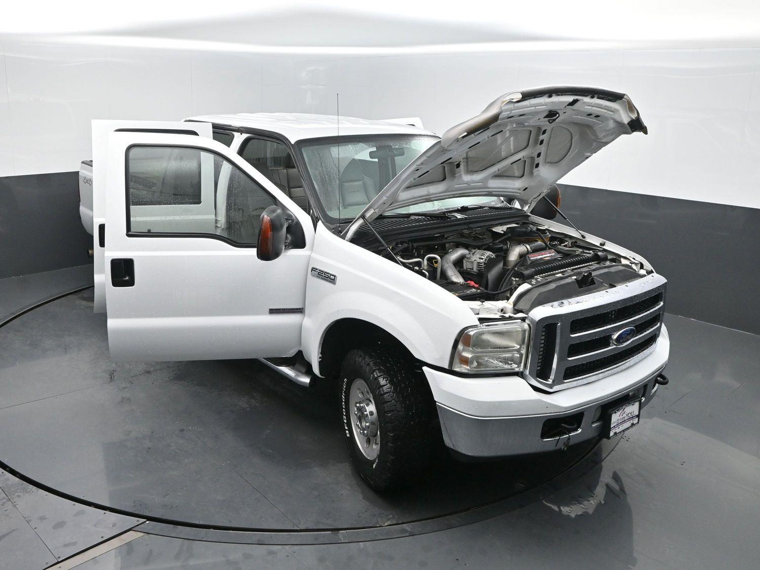 Used 2006  FORD  image 41
