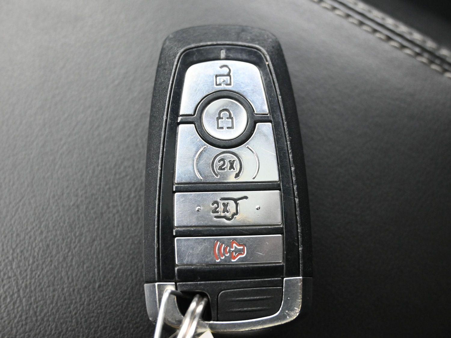 Used 2020 Iconic Silver Ford Limited image 39