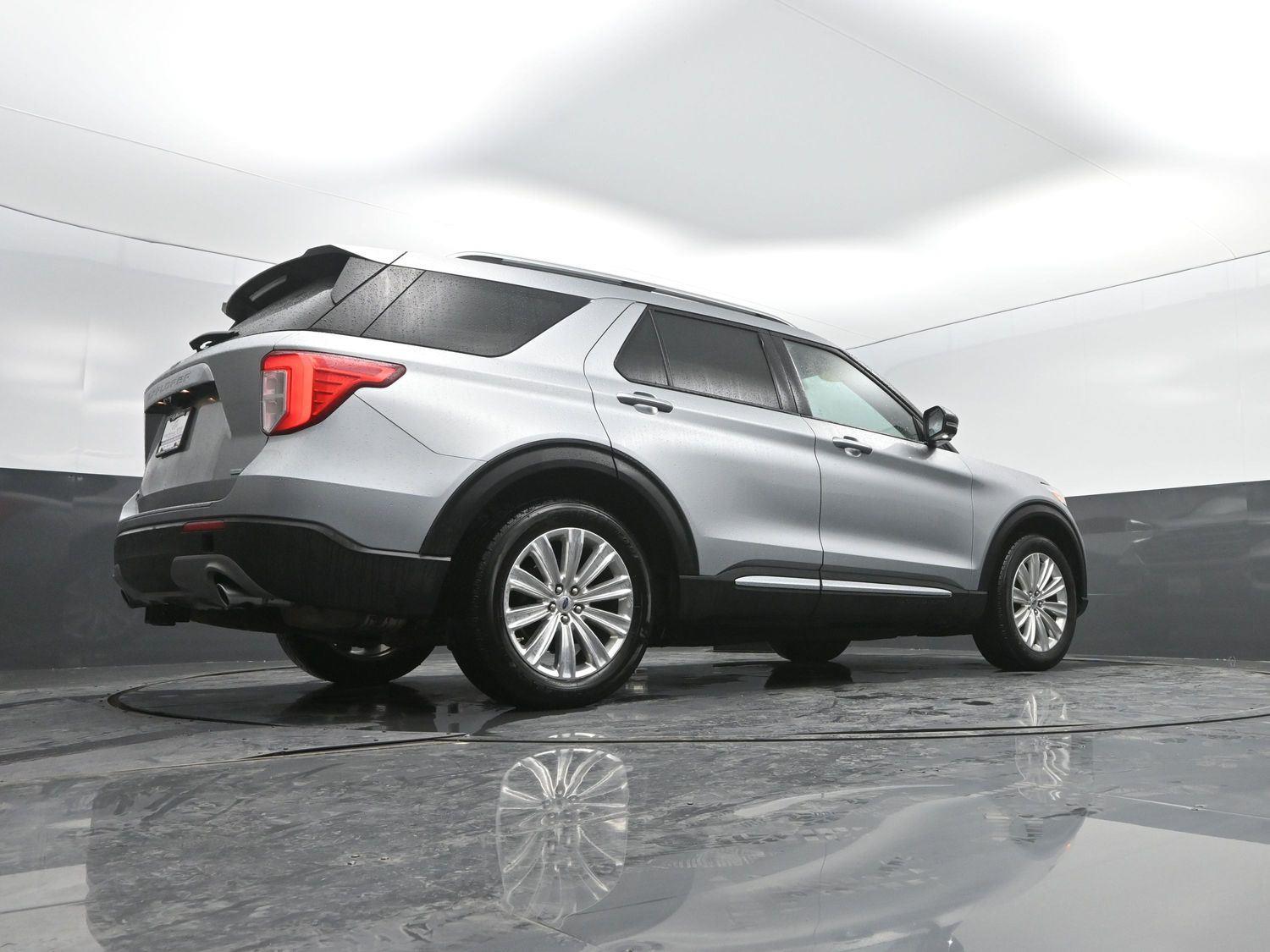 Used 2020 Iconic Silver Ford Limited image 41