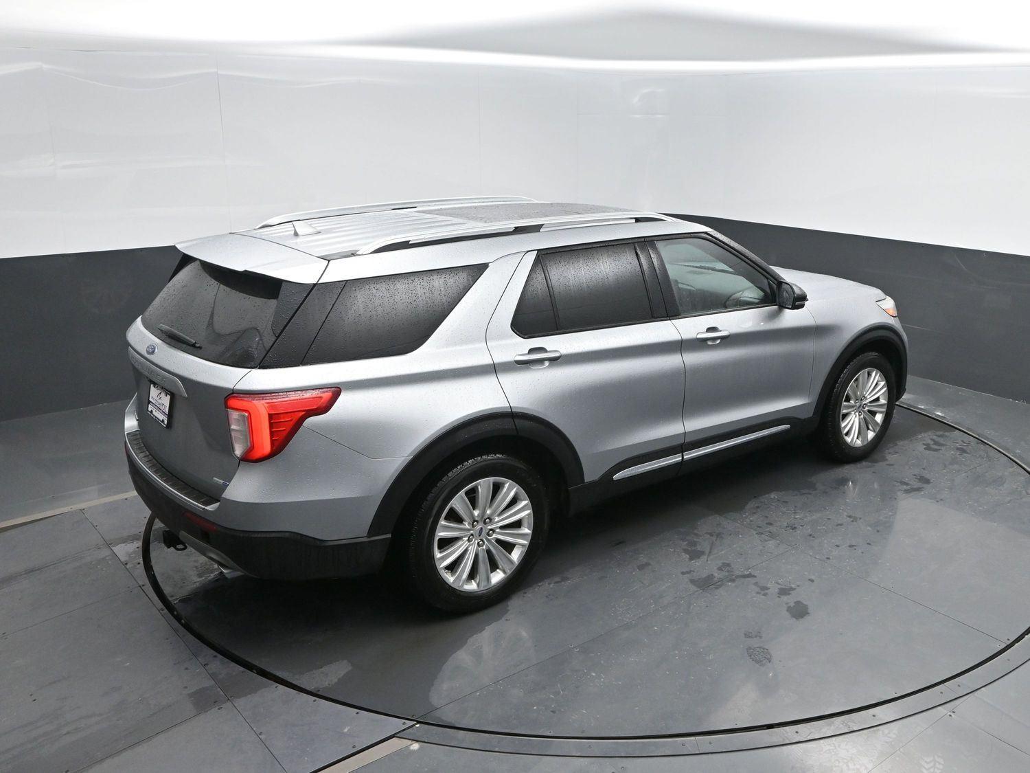 Used 2020 Iconic Silver Ford Limited image 45