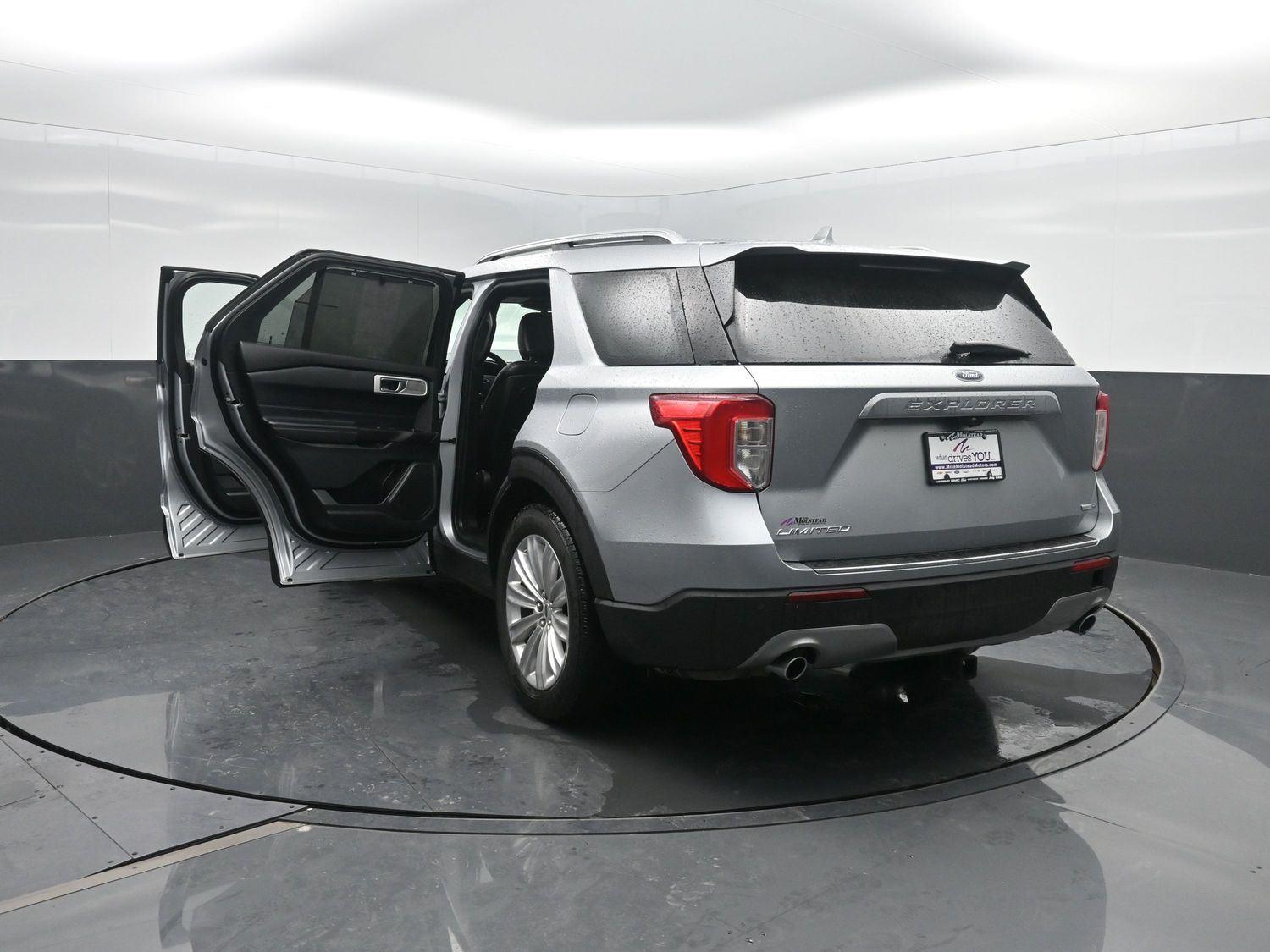 Used 2020 Iconic Silver Ford Limited image 53