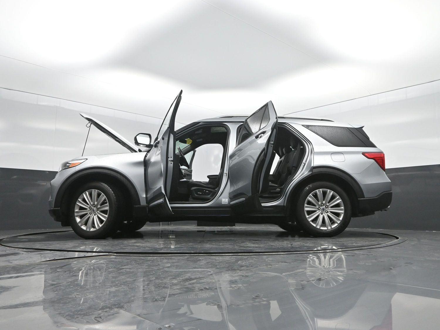 Used 2020 Iconic Silver Ford Limited image 57