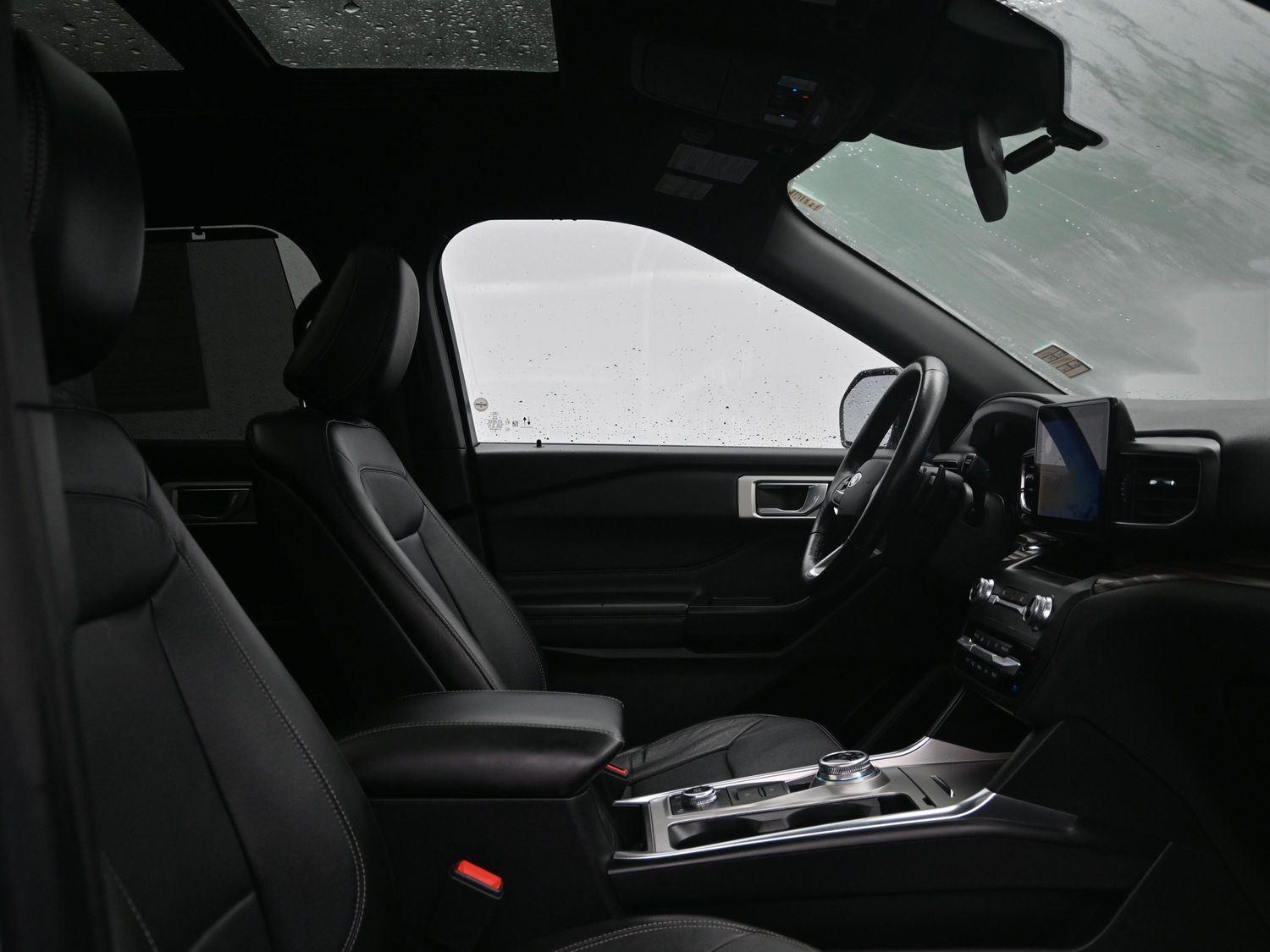 Used 2020 Iconic Silver Ford Limited image 9