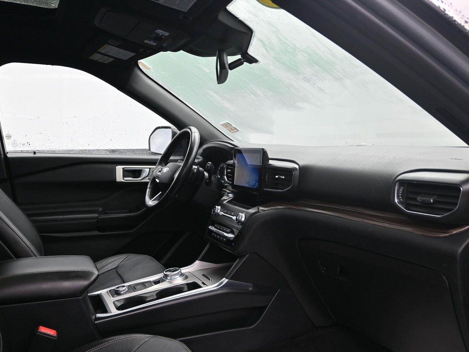 Used 2020 Iconic Silver Ford Limited image 10