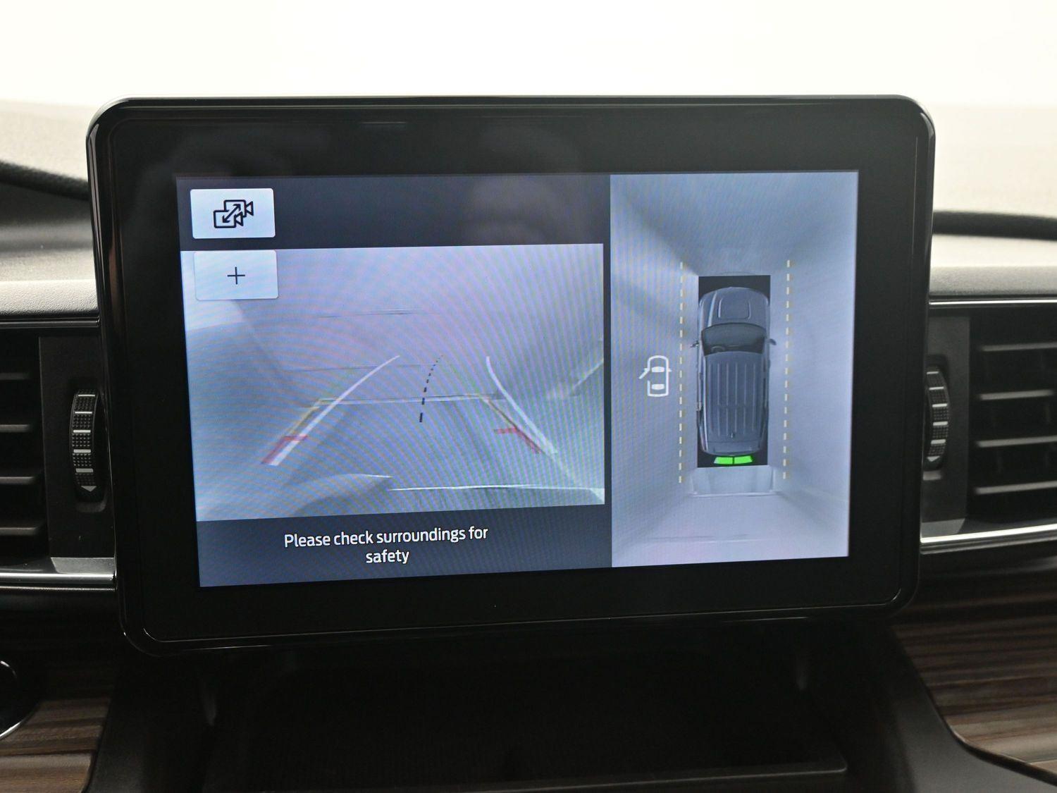 Used 2020 Iconic Silver Ford Limited image 32