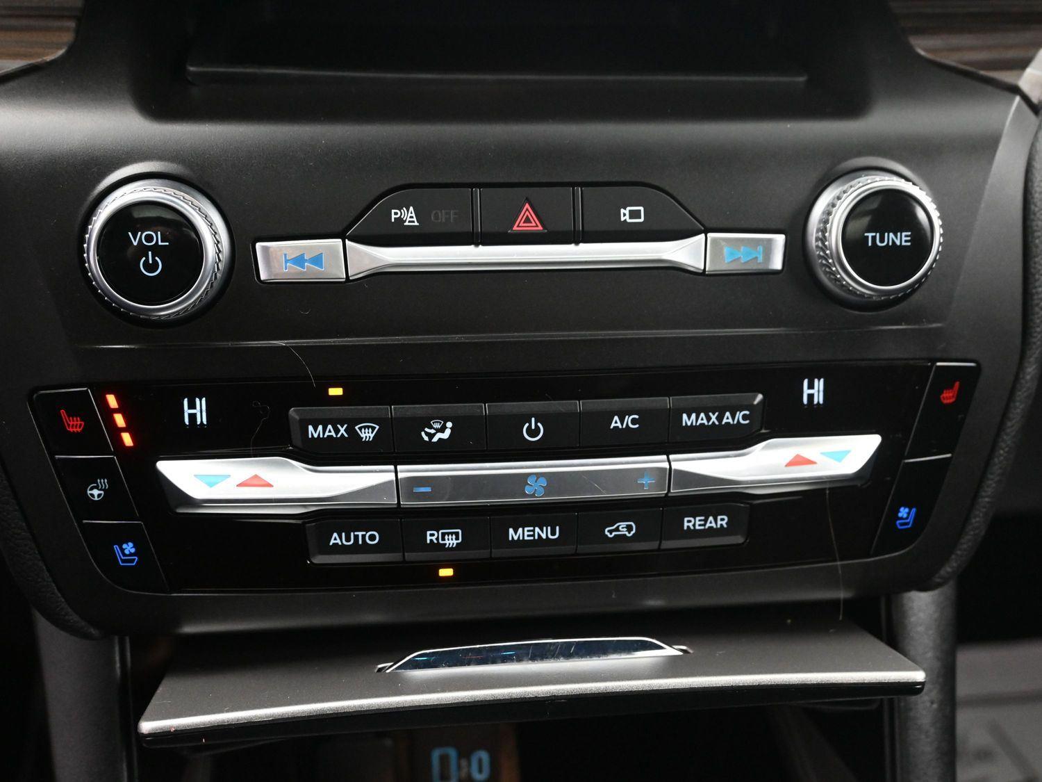 Used 2020 Iconic Silver Ford Limited image 33