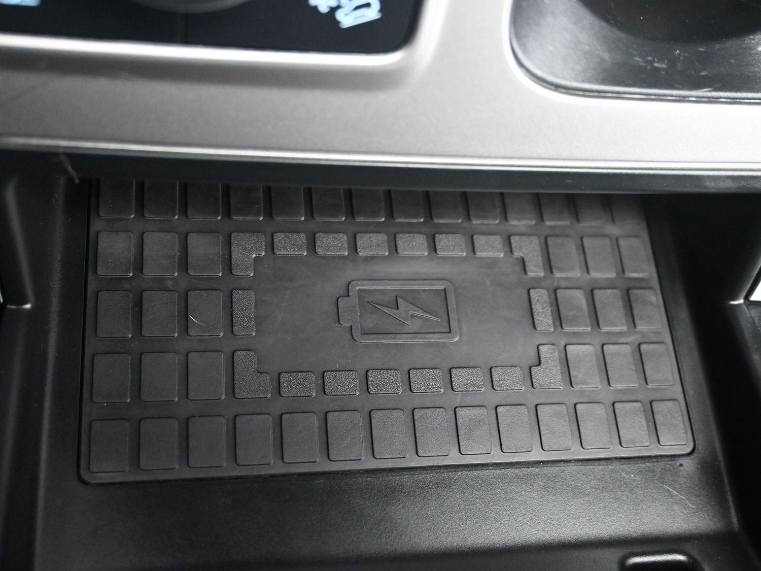 Used 2020 Iconic Silver Ford Limited image 35