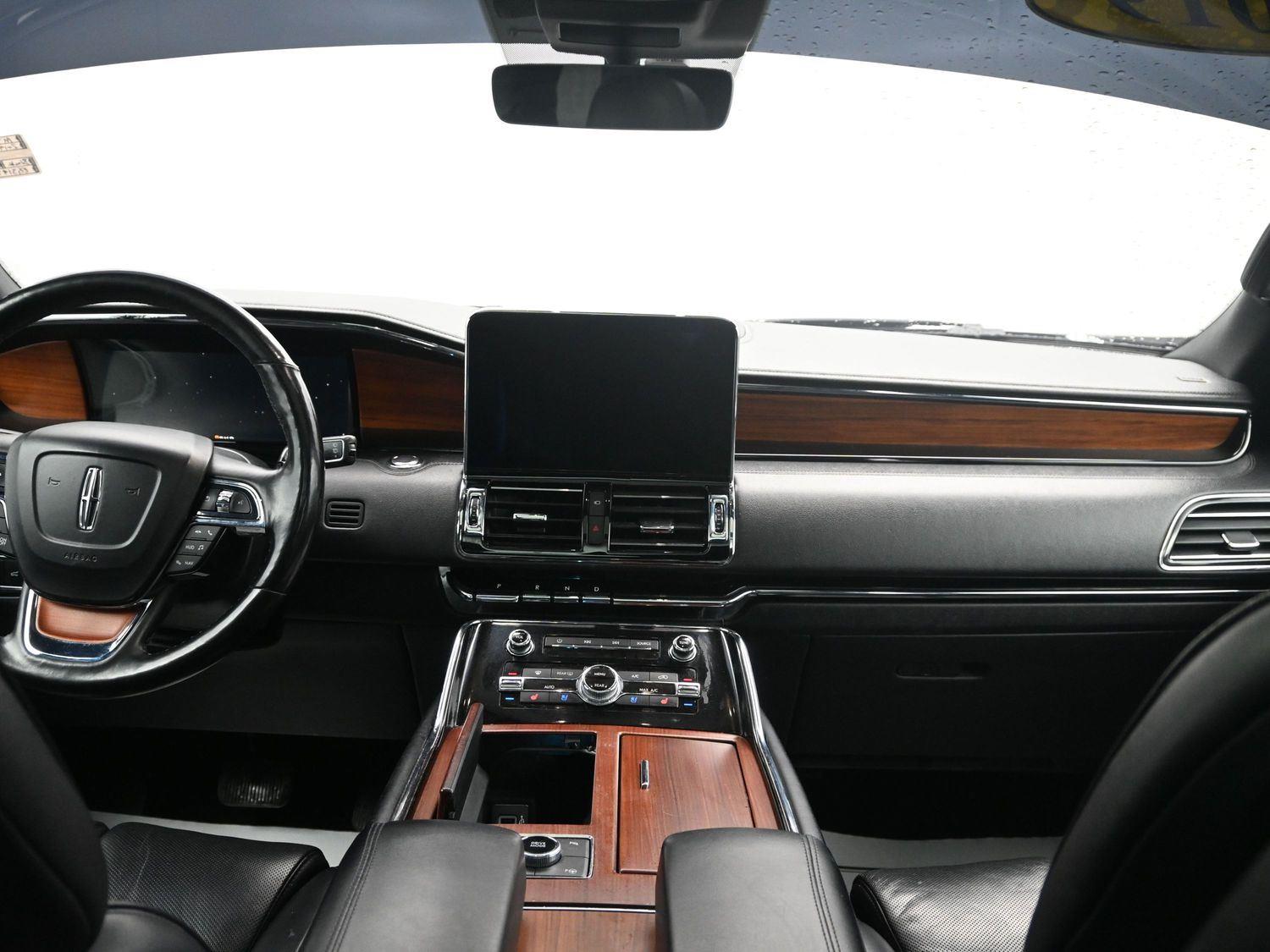 Used 2019 Infinite Black Metallic Lincoln Reserve image 14