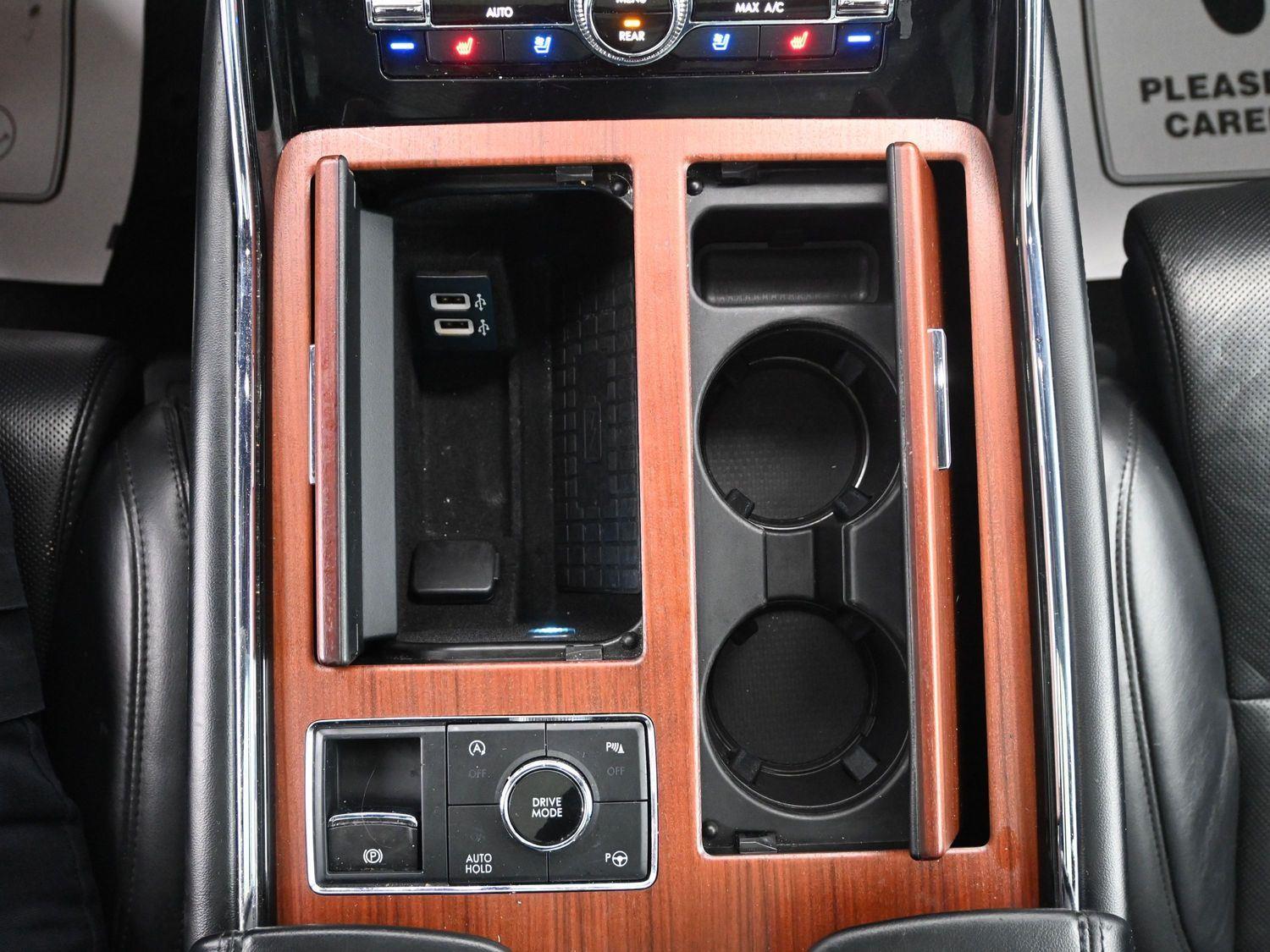 Used 2019 Infinite Black Metallic Lincoln Reserve image 33