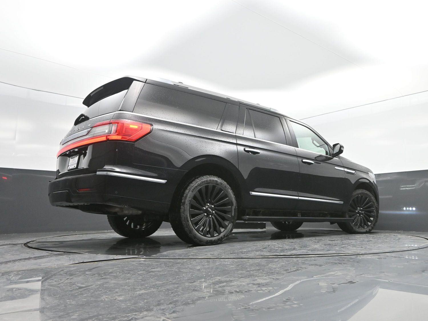 Used 2019 Infinite Black Metallic Lincoln Reserve image 38