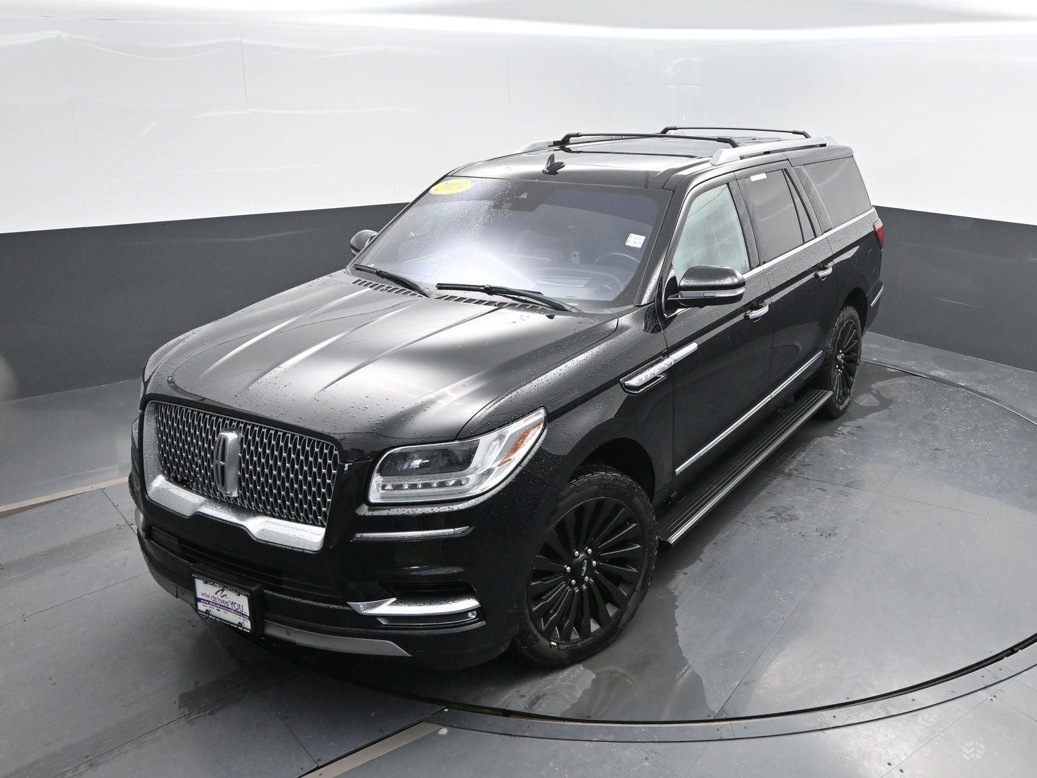 Used 2019 Infinite Black Metallic Lincoln Reserve image 40
